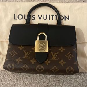 Louis Vuitton Locky BB. Code#M44141